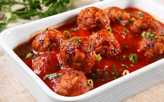 Almôndega ao molho de tomate